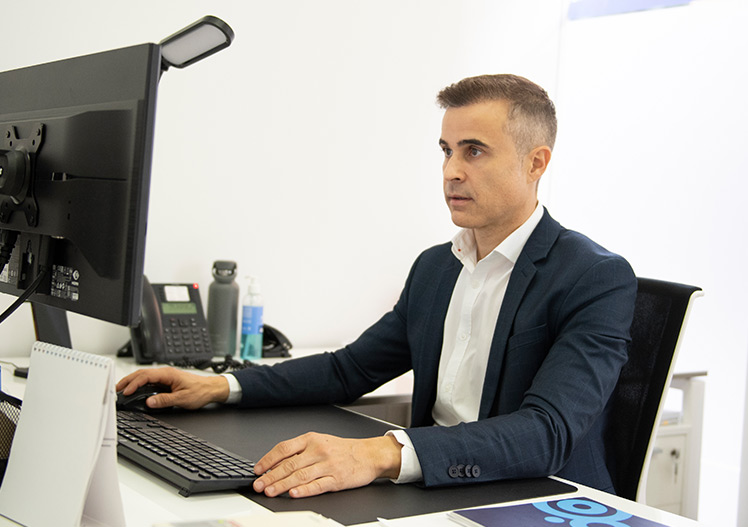 Equipo de 50 asesores